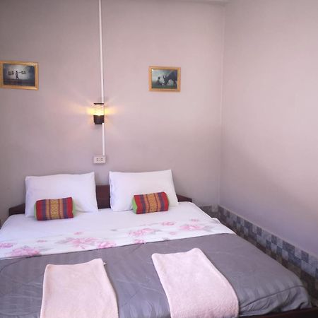 Khamphouy Guesthouse Champasak Eksteriør billede