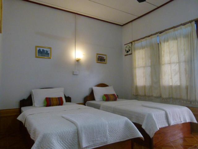 Khamphouy Guesthouse Champasak Eksteriør billede