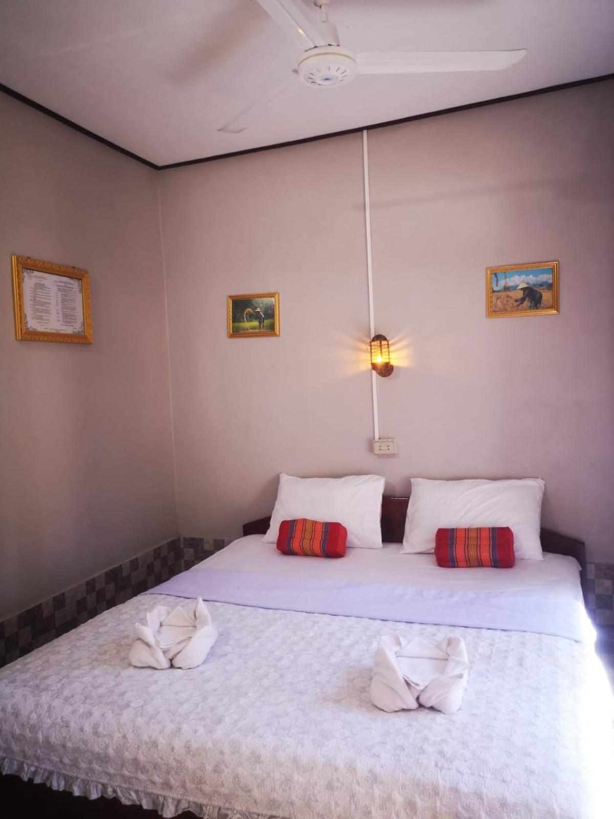 Khamphouy Guesthouse Champasak Eksteriør billede