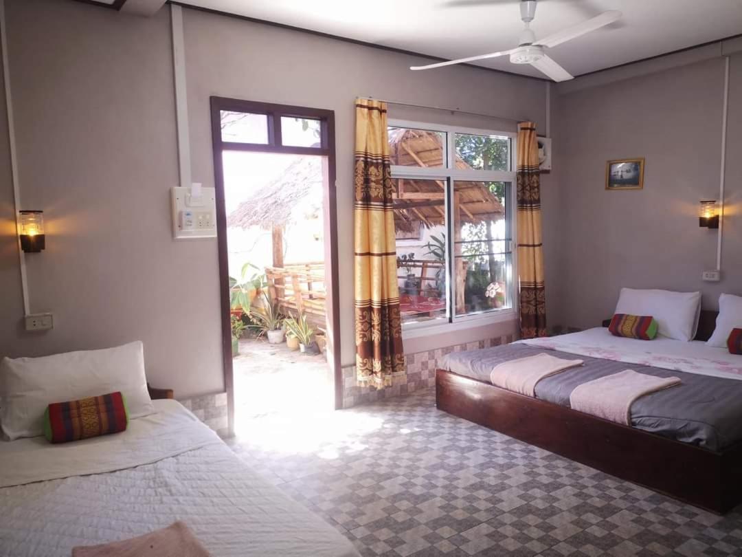 Khamphouy Guesthouse Champasak Eksteriør billede